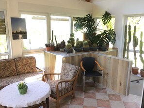 Grand appartement | Woonruimte | Flatscreentelevisie
