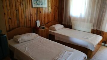 Room, Shared Bathroom | Premium bedding, minibar, iron/ironing board, rollaway beds