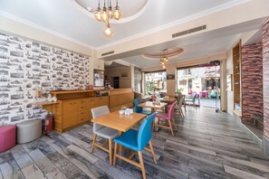 Reception - Taya Hatun Hotel (Istanbul)