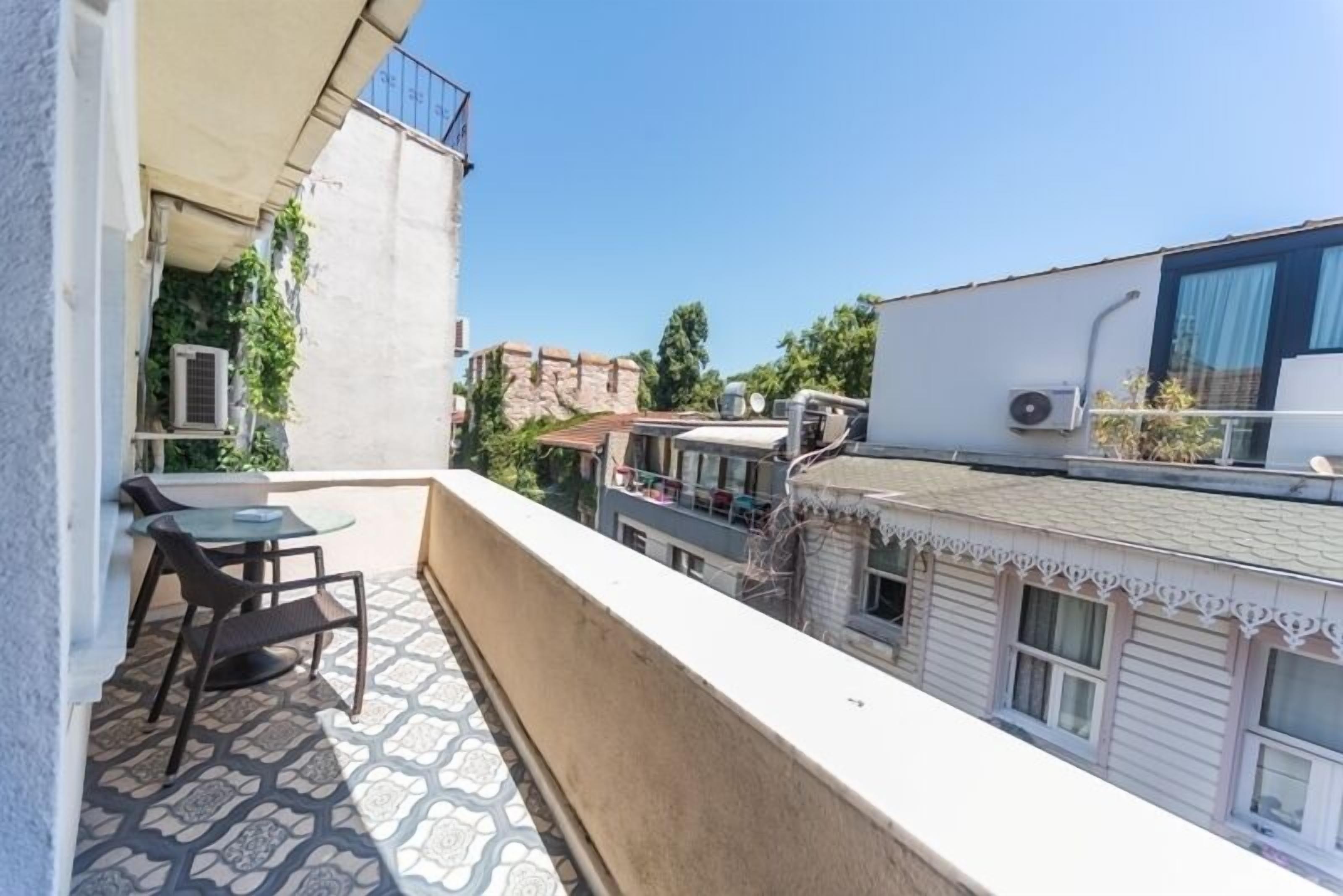 standard twin room | balcony view