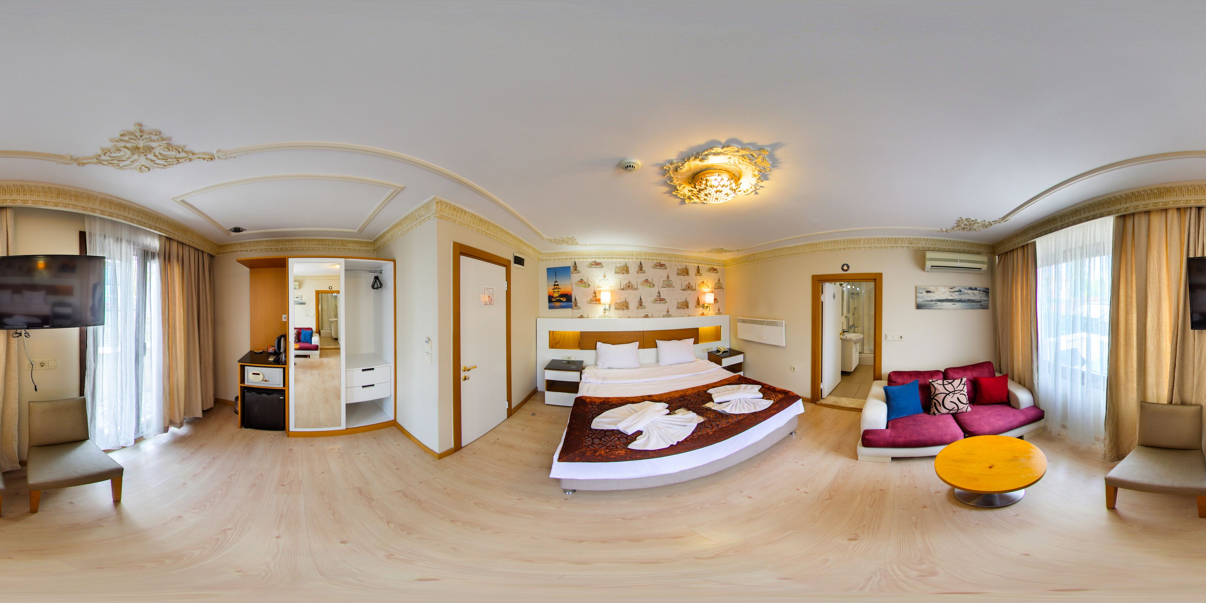 deluxe double room, 1 bedroom, non smoking | minibar, in-room safe, desk, soundproofing