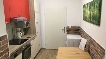 Deluxe-Doppelzimmer, Nichtraucher, Küche | Eigene Küche | Mini-Kühlschrank