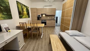 Premium-Apartment, 1 Schlafzimmer | Wohnbereich