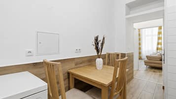 Comfort Double Room, Non Smoking, Kitchen | Private kitchen | Mini-fridge