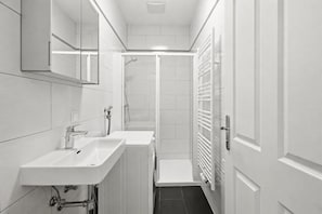 Habitación Confort doble, no fumadores, cocina | Baño | Ducha, secador de pelo y toallas