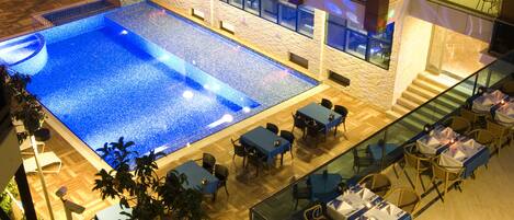 Seasonal outdoor pool