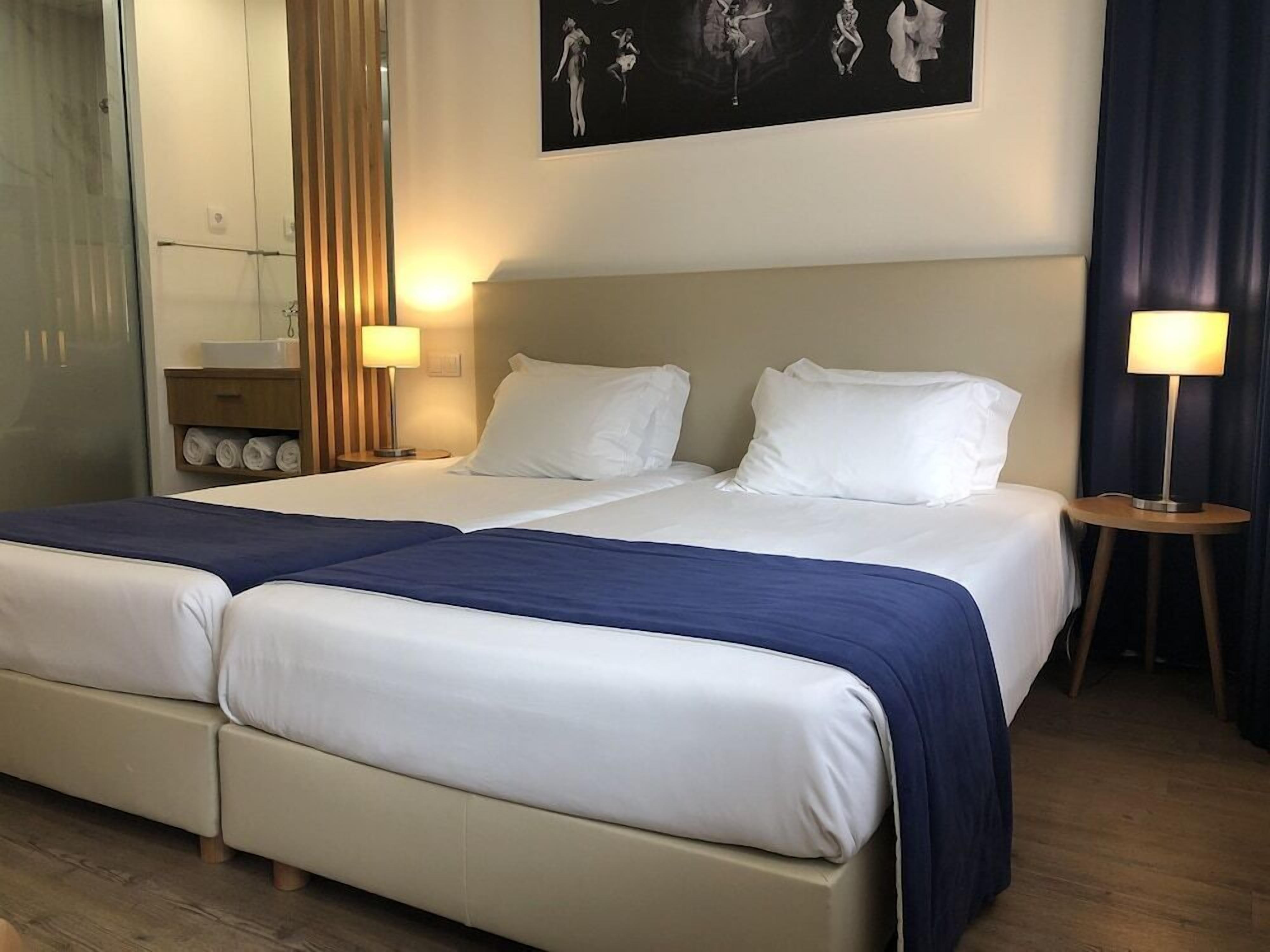 Minibar, soundproofing, free WiFi, bed sheets