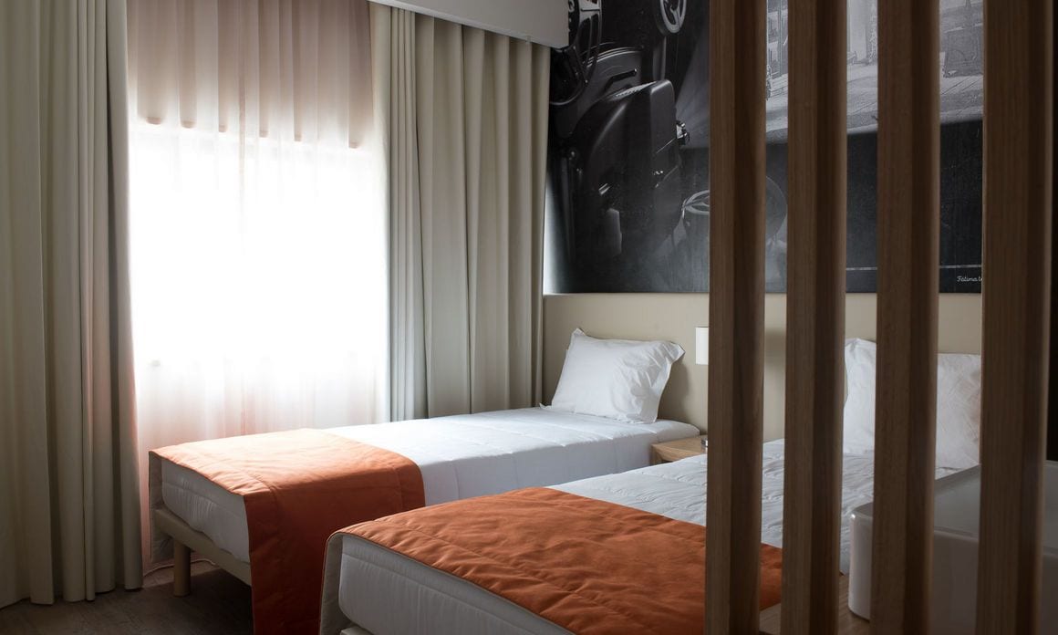 standard twin room | minibar, free wifi, bed sheets