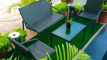 Pintu masuk properti