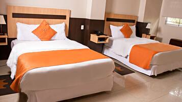 Kamar Double Eksekutif, 2 Tempat Tidur Queen | Seprai premium, tirai kedap cahaya, dan setrika/meja setrika