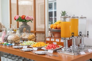 Free daily full breakfast