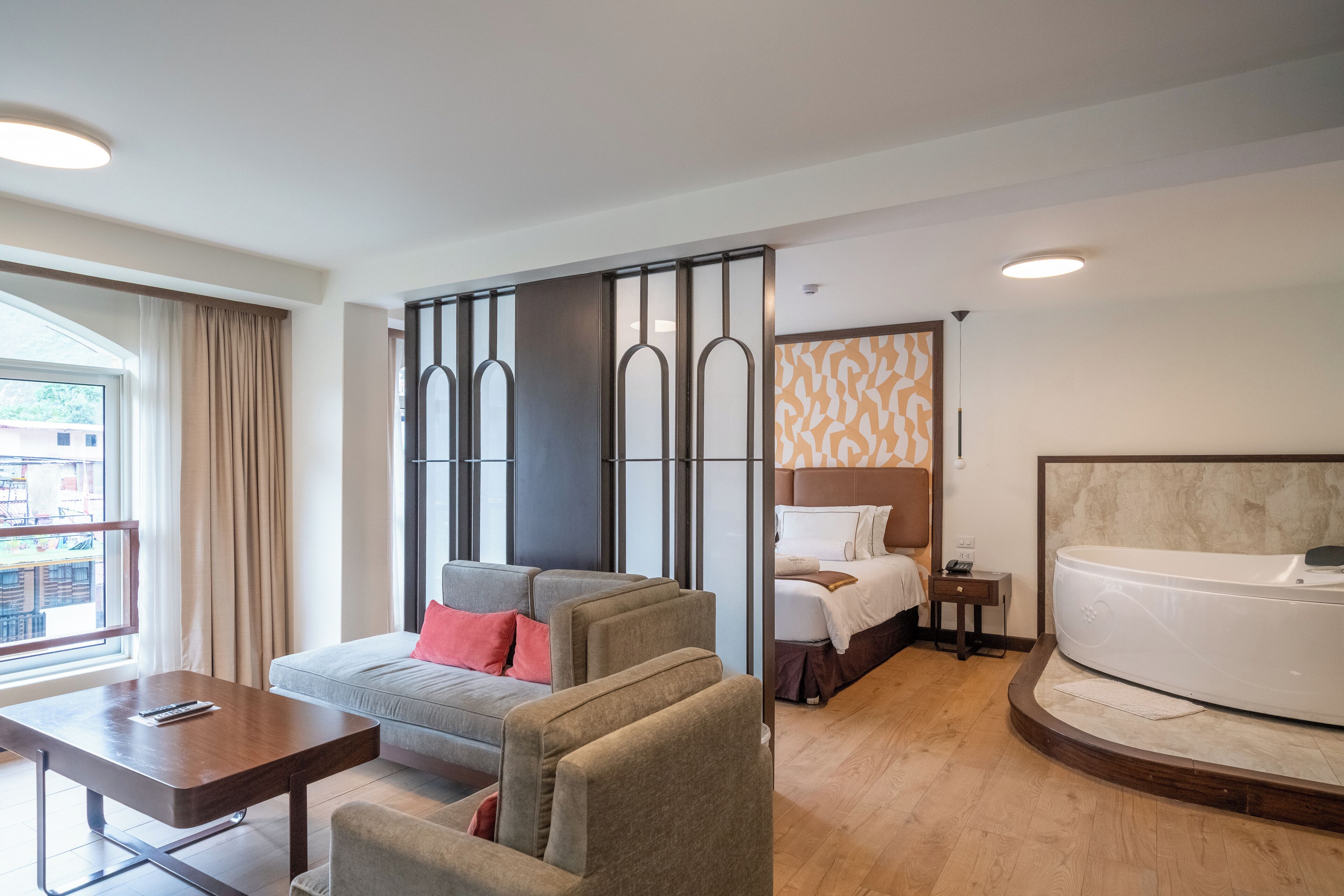 studio suite | premium bedding, minibar, in-room safe, desk