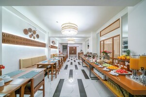 Free daily full breakfast