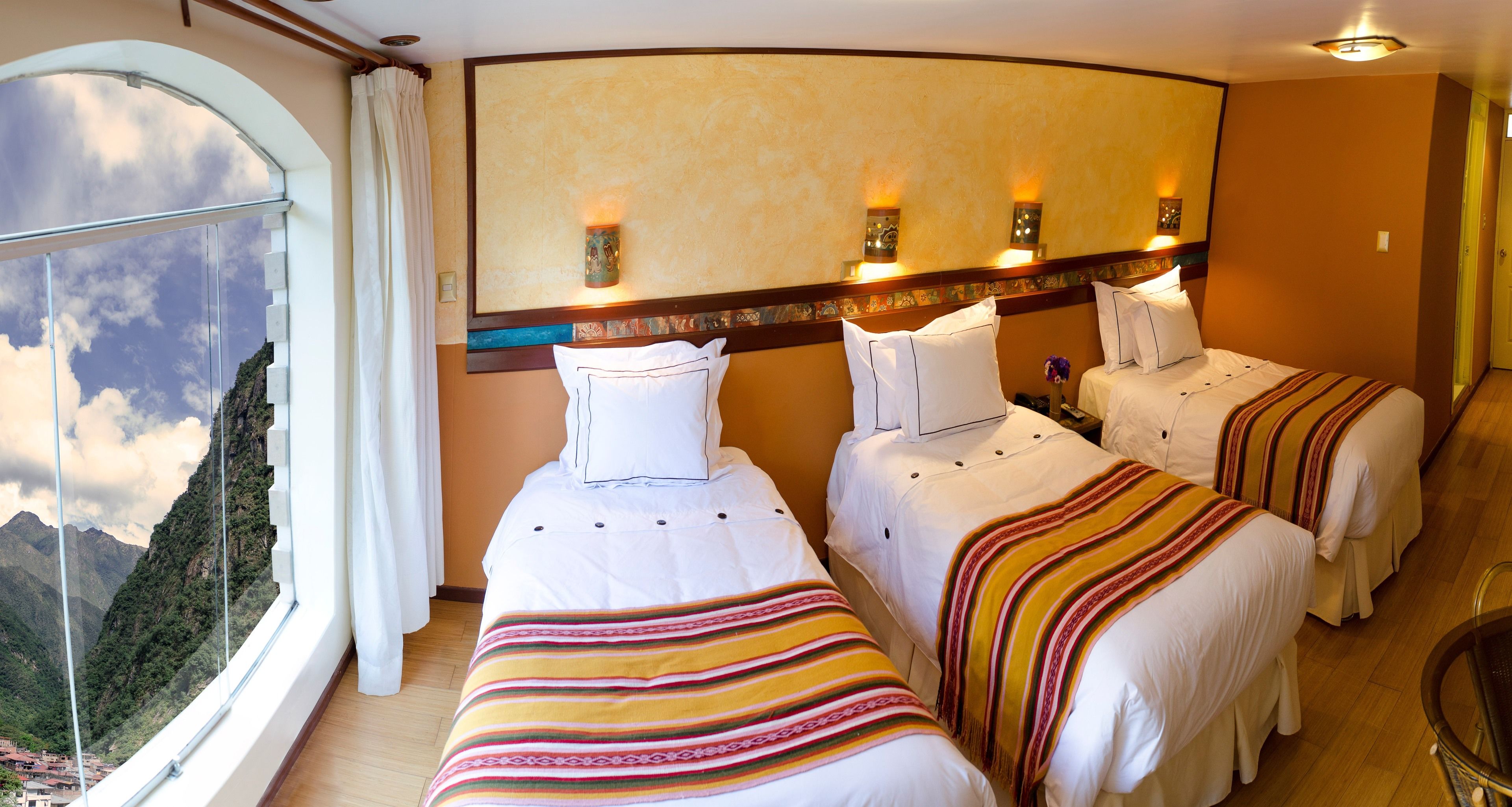 triple room | premium bedding, minibar, in-room safe, desk
