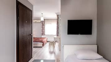 Decoración personalizada, muebles diferentes y escritorio