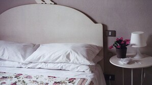 Unclassified image, 3 of 57, button - Casa Betania (Cortona)