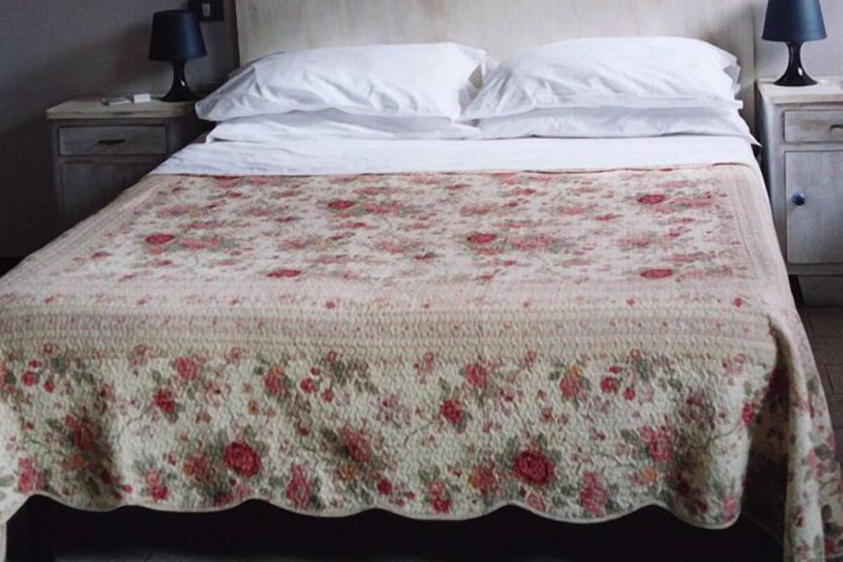 Egyptian cotton sheets, pillowtop beds, desk, cribs (free)
