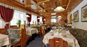 Breakfast and dinner served - Hotel Gundolf  (Sankt Leonhard im Pitztal)