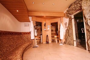 Sauna, hot tub, Turkish bath, body treatments, aromatherapy