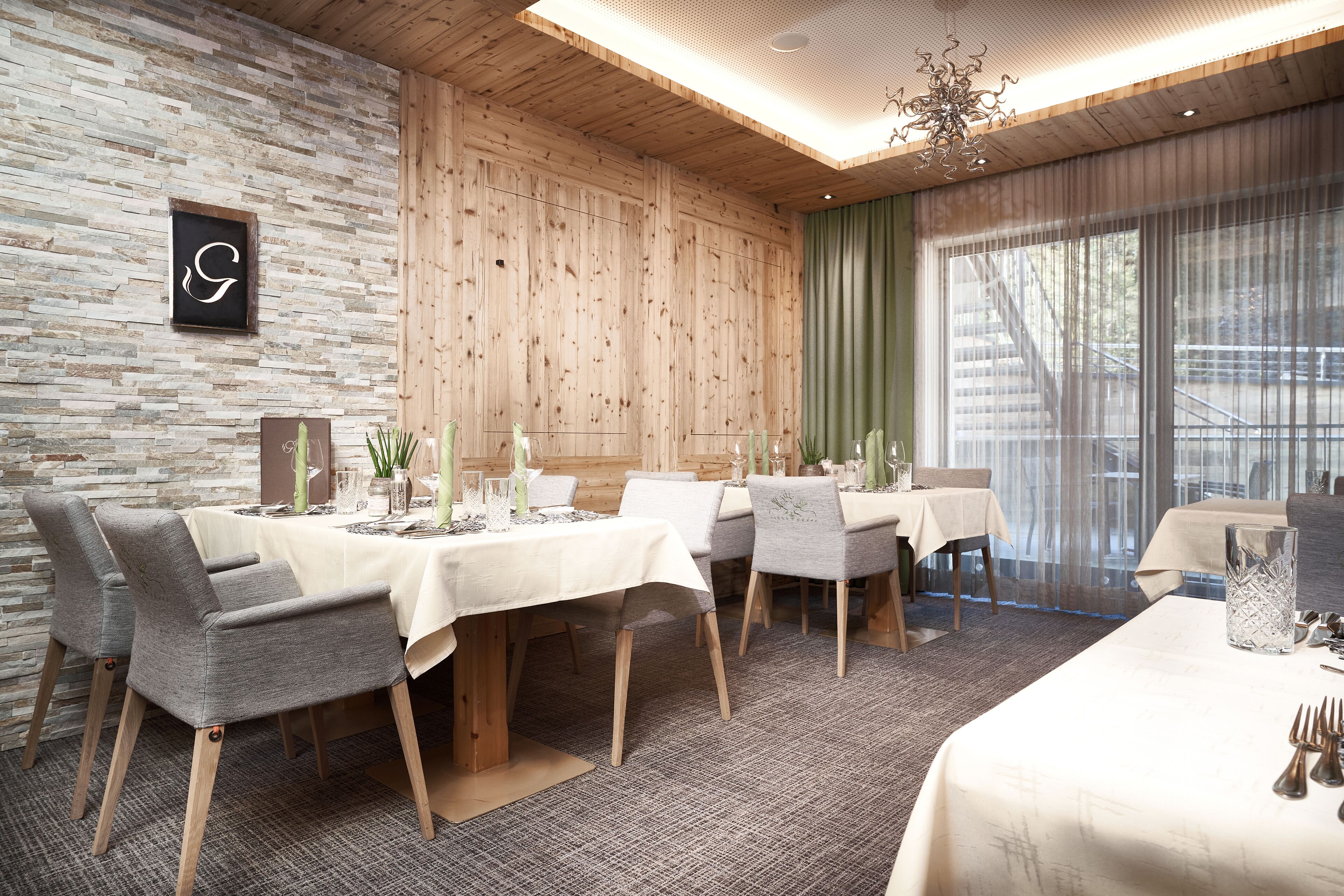 breakfast and dinner served