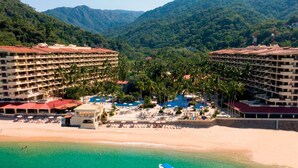 On the beach, beach umbrellas, beach towels, snorkeling - Barcelo Puerto Vallarta All Inclusive (Puerto Vallarta)