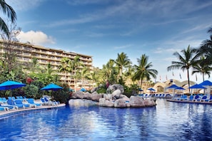 4 outdoor pools, pool umbrellas