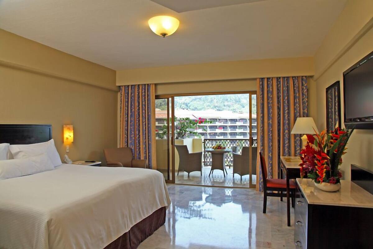 Minibar, in-room safe, blackout drapes, iron/ironing board
