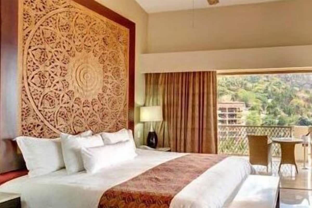 Minibar, in-room safe, blackout drapes, iron/ironing board