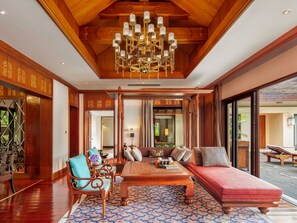 Royal Pool Villa, 3 Bedrooms | Living area