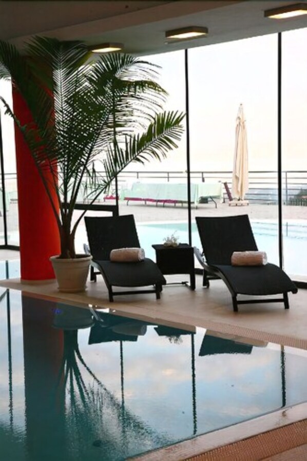 Indoor pool, outdoor pool