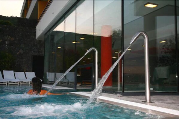 Piscine couverte, piscine extérieure