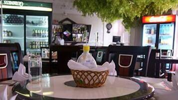 Breakfast, lunch, dinner served; international cuisine