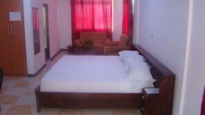 Minibar, Bügeleisen/Bügelbrett, kostenloses WLAN, Bettwäsche