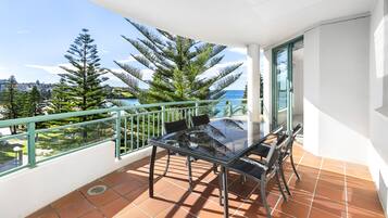 Leilighet – standard, 3 soverom, kjøkken, strandutsikt (3 Bdrm Beach View) | Terrasse/patio