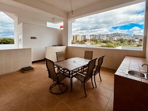 Terrace/patio - Suites Jardin Imperial (Guatemala City)