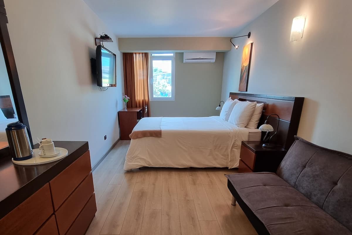 1 bedroom, blackout curtains, soundproofing, free WiFi