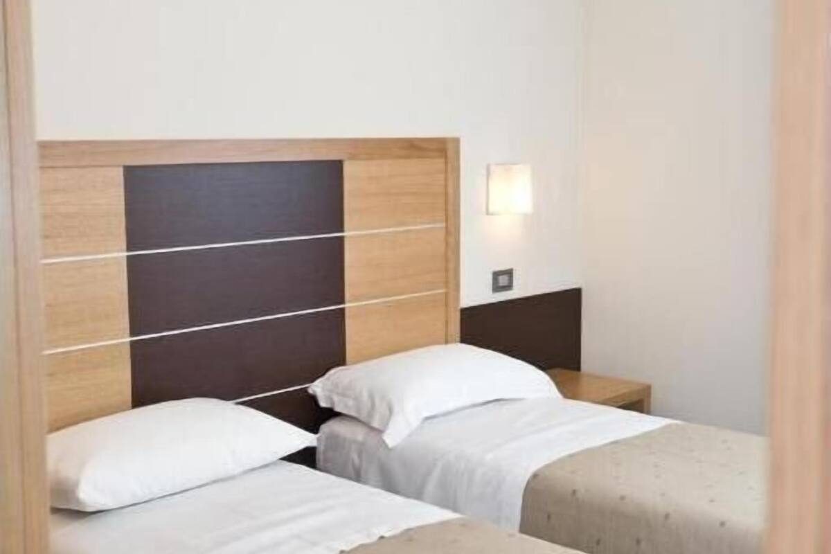 select comfort beds, minibar, in-room safe, individually furnished