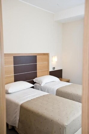 Select-Comfort-Betten, Minibar, Zimmersafe, individuell eingerichtet