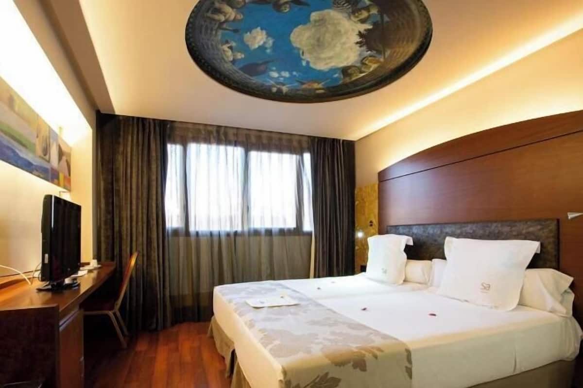 1 bedroom, minibar, in-room safe, desk