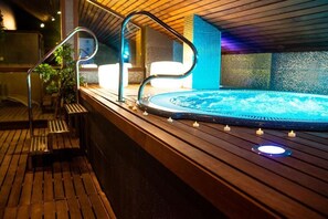 Sauna, hot tub, steam room, massages