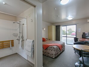 Superior Studio | Desk, blackout drapes, iron/ironing board, free WiFi