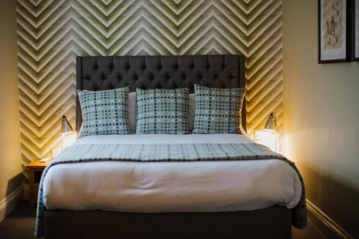Habitación estándar doble | Sábanas de algodón egipcio, ropa de cama de alta calidad, escritorio
