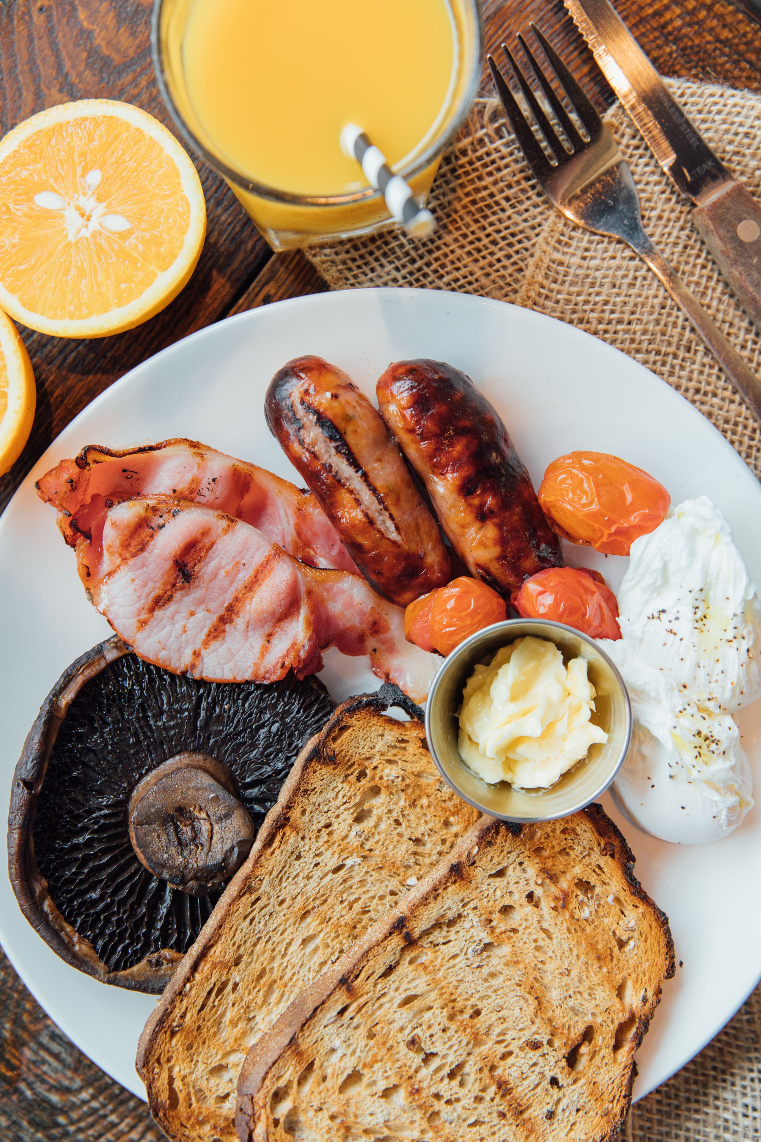 free daily cooked-to-order breakfast