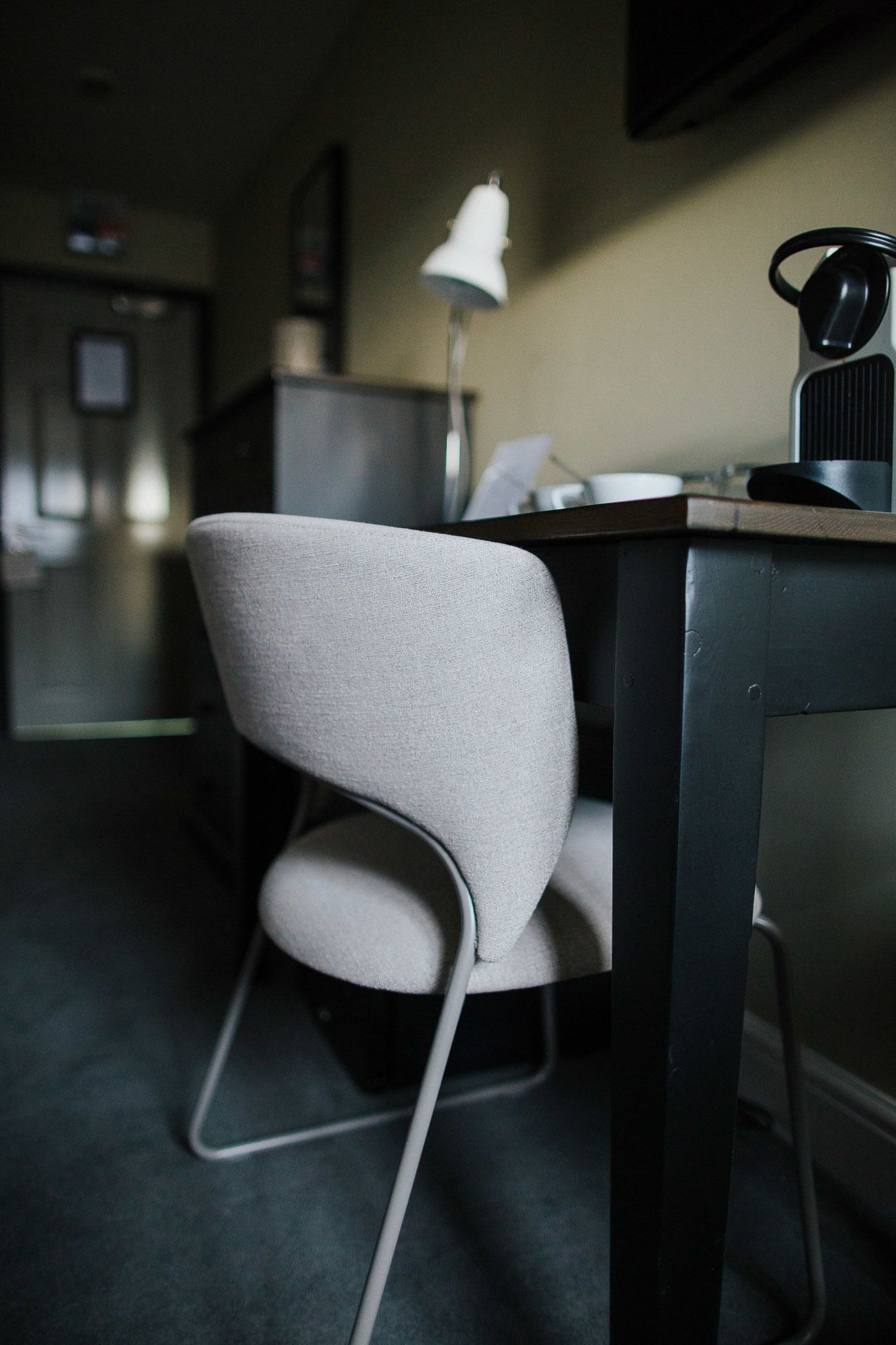 standard twin room | living area | tv