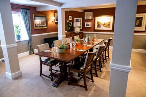 Dining - The Globe, Warwick, Warwickshire - Brunning & Price (Warwick)