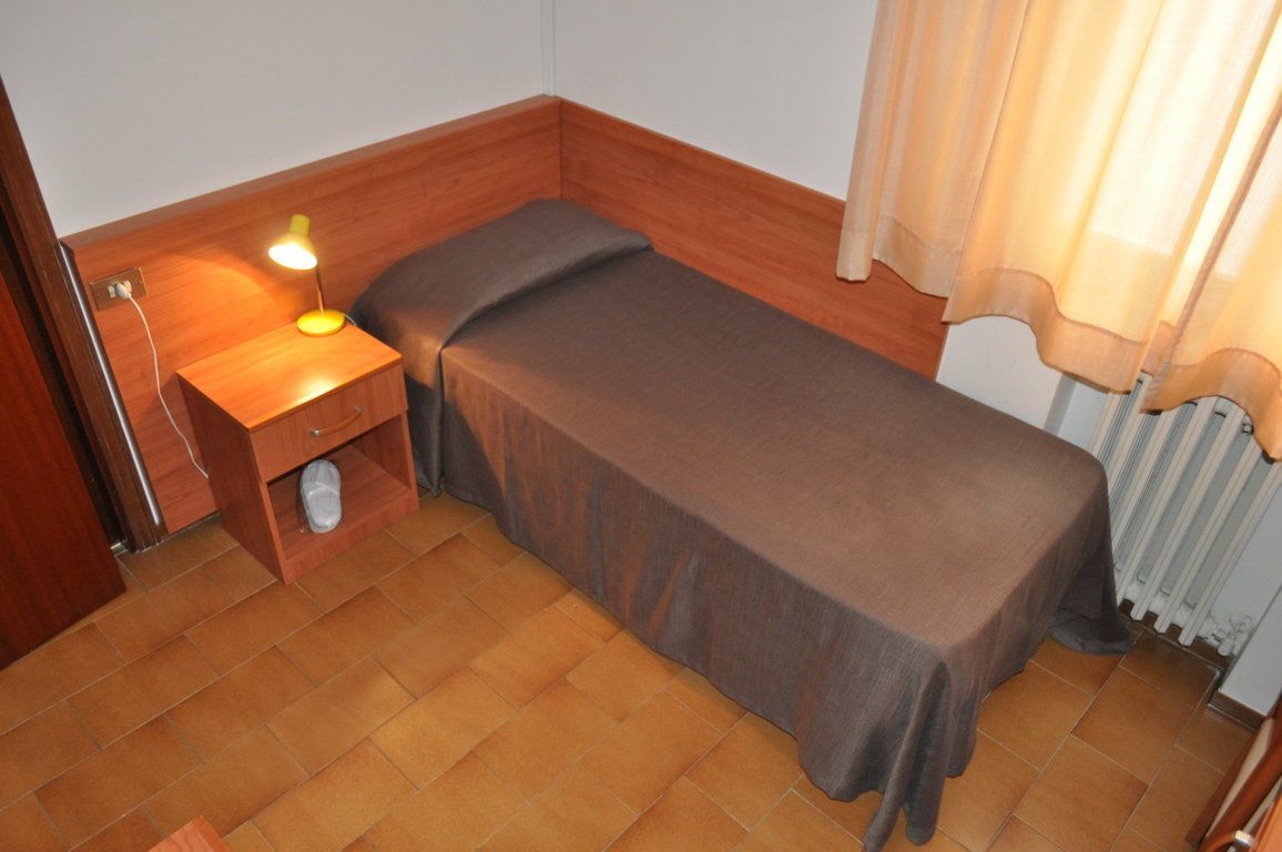 classic single room | frette italian sheets, premium bedding, down duvets, tempur-pedic beds