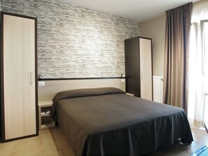 Frette Italian sheets, premium bedding, down comforters - Hotel Velus (Civitanova Marche)