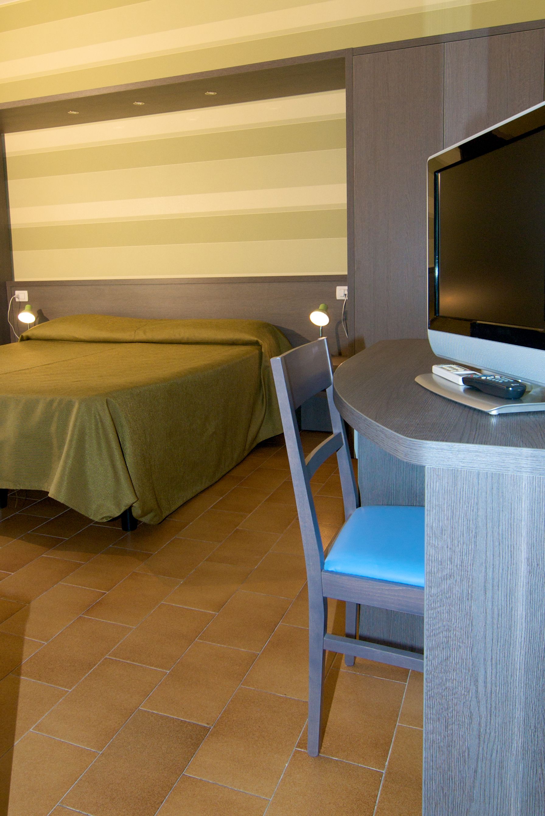 frette italian sheets, premium bedding, down duvets, tempur-pedic beds