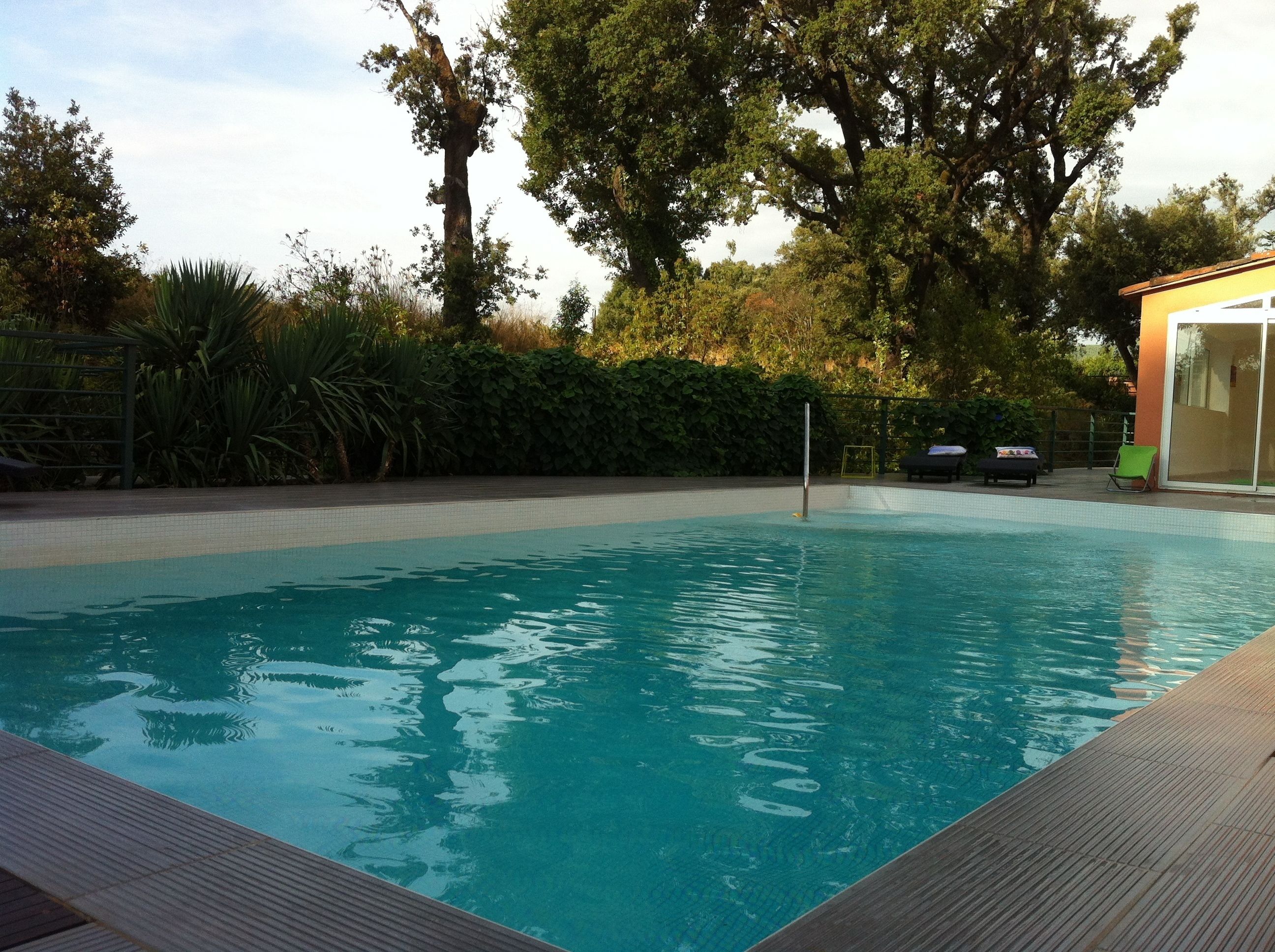 outdoor pool, pool loungers