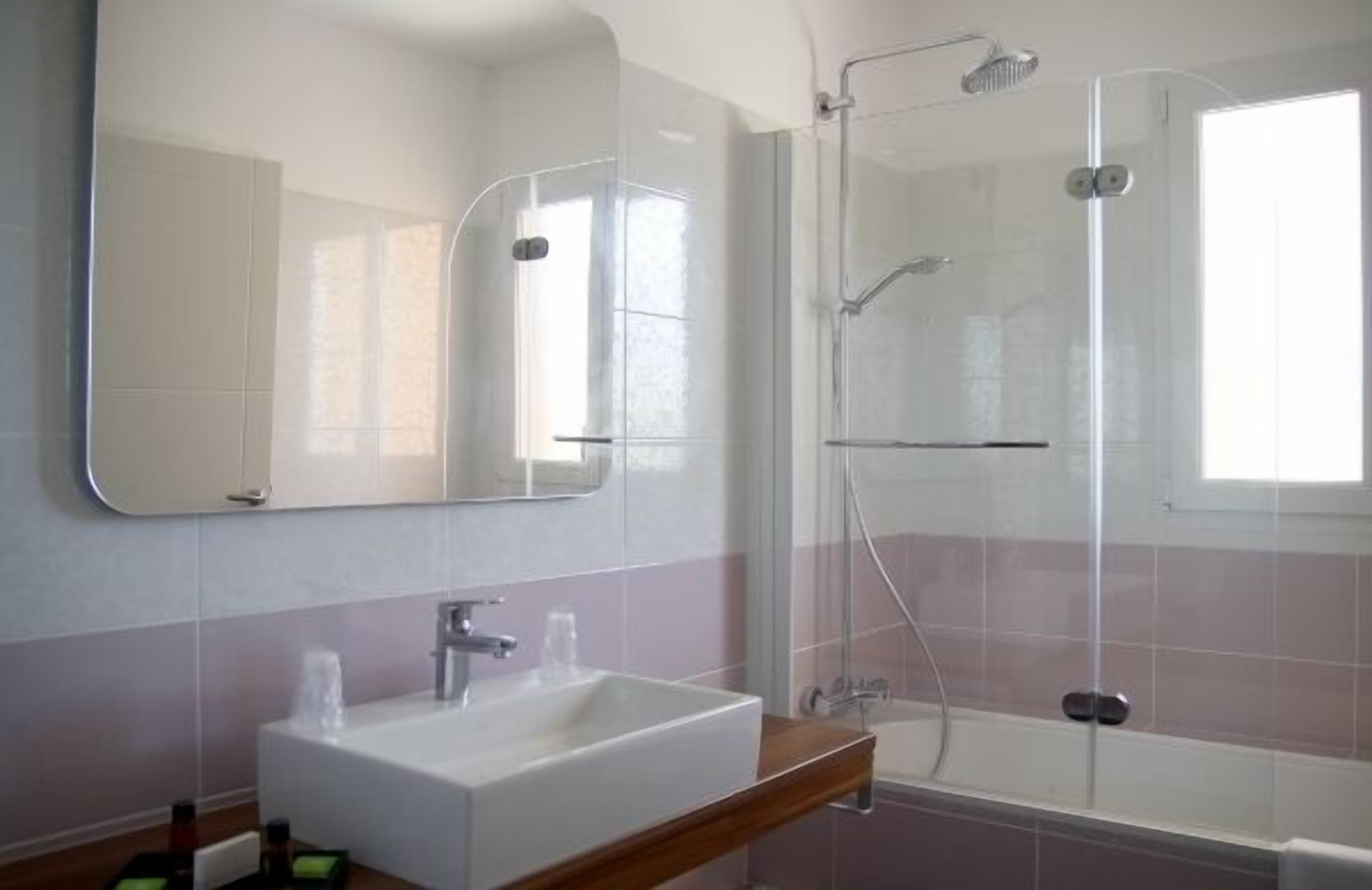 superior double room, terrace | bathroom | deep-soaking bathtub, free toiletries, hair dryer, towels